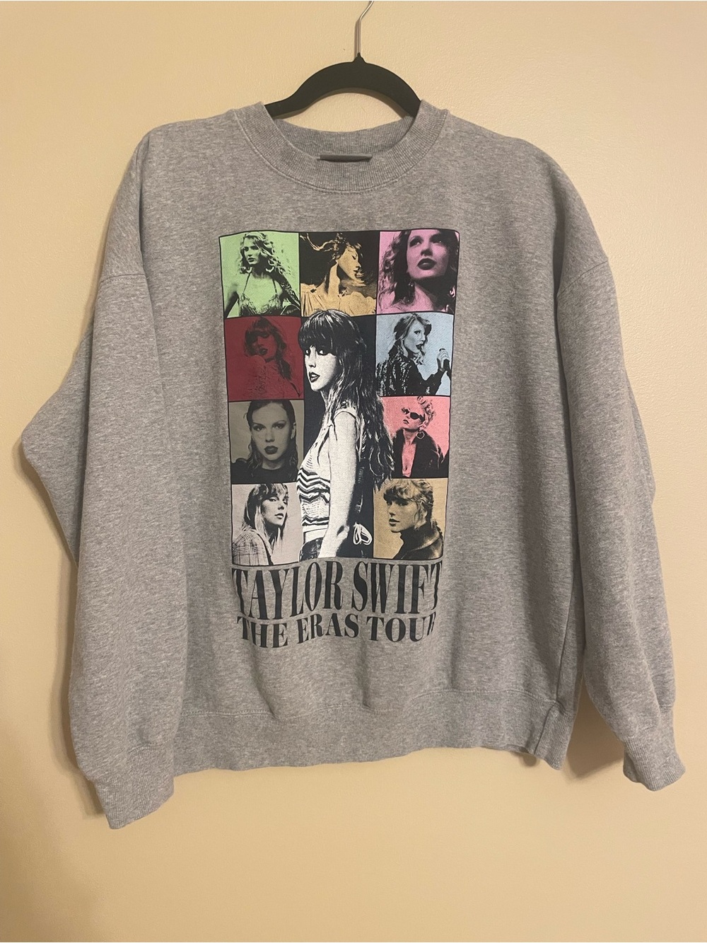Taylor Swift The Eras Tour Graphic Sweatshirt Size medium